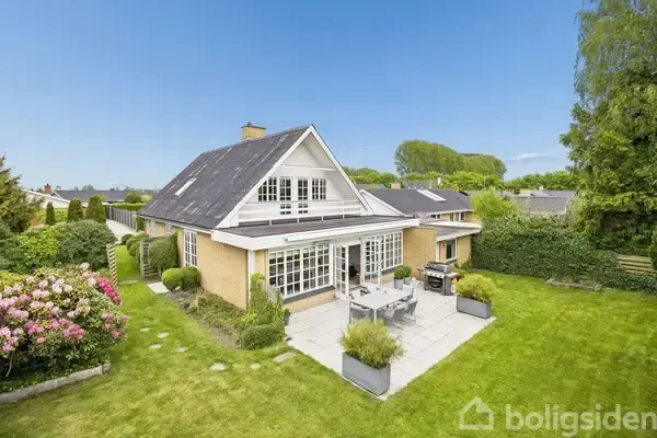 Välivaade - Renovated Villa with Modern Aesthetic in Køge