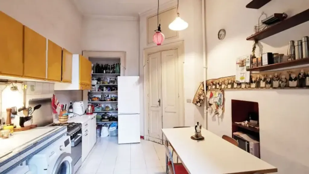 Köök - Spacious Apartment with Triple Exposure in Turin