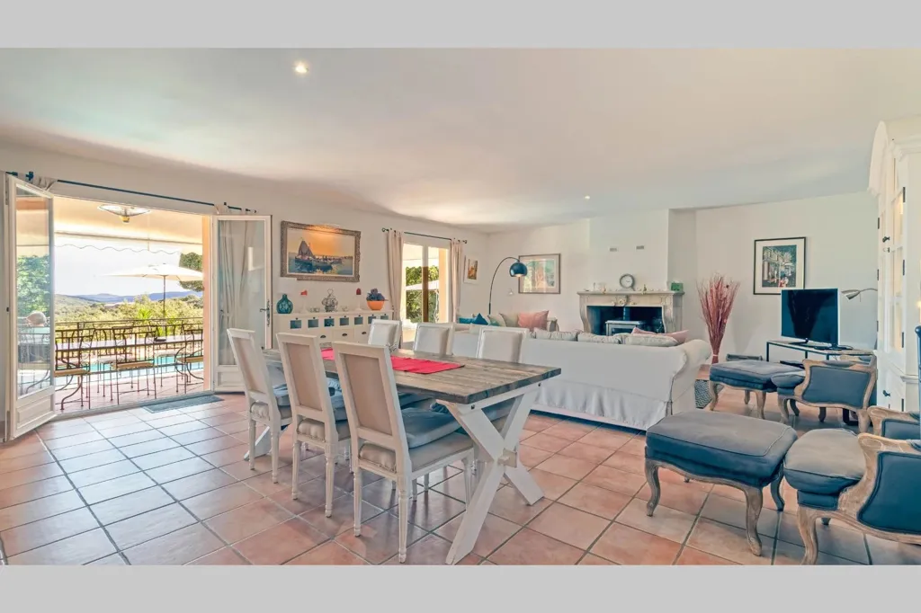 Sala da pranzo - Provençal Villa with Panoramic View near Saint-Tropez