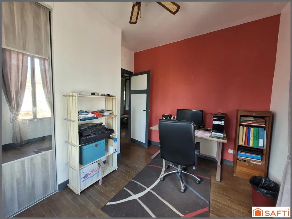 Kabinet - Charming 4-Piece House with Garden in Parthenay