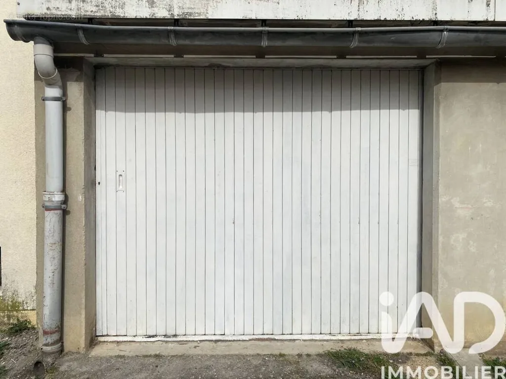 Välivaade - Garage with 15 m² Space in Romans-sur-Isère
