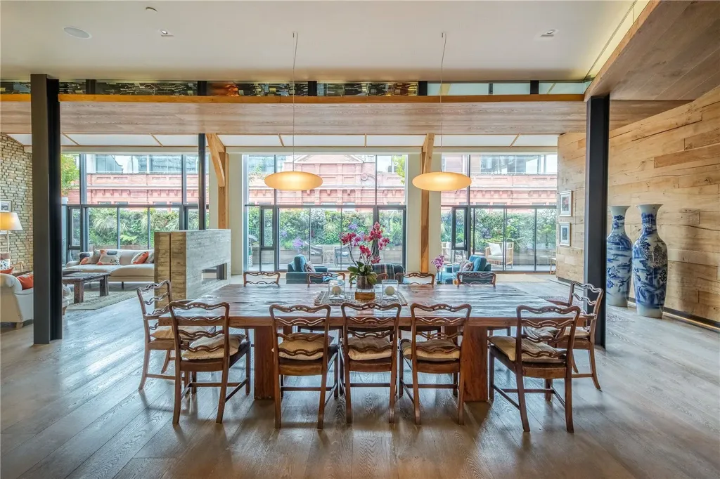 Dining Room - 3-bedroom property in London