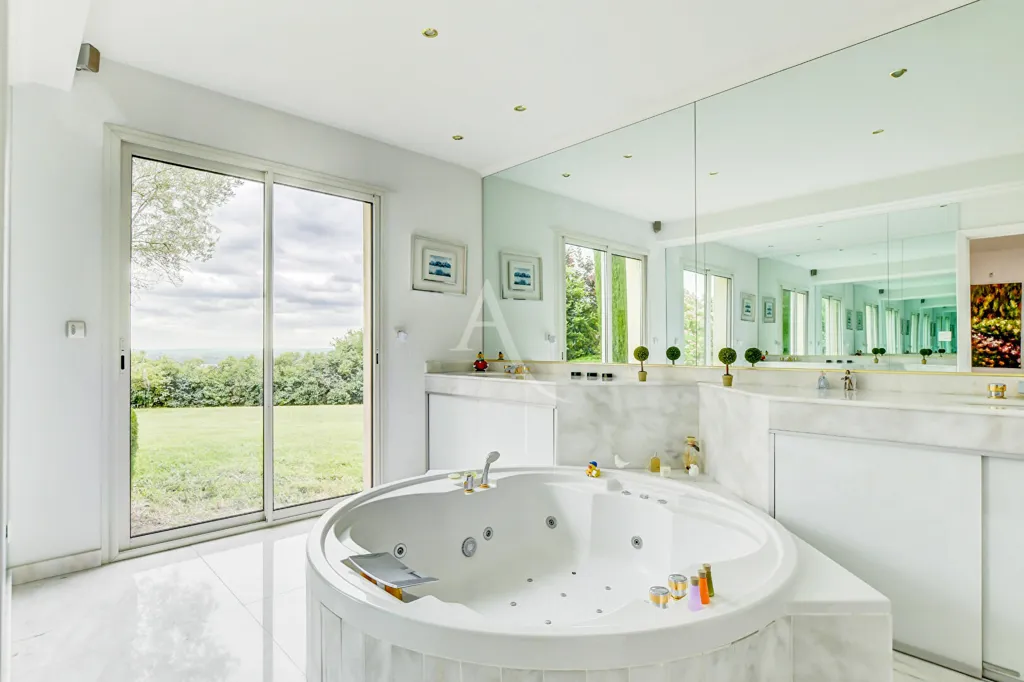 Salles de bain - Villa avec Piscine et Vue Pyrénées près de Toulouse