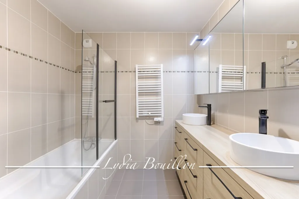 Vannitoad - Bright 3-Bed Flat with Balcony in Nanterre-Université
