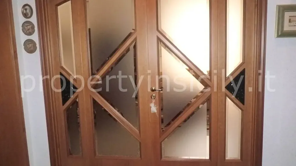 Esik - Terraced House with Panoramic Terrace in Cassibile