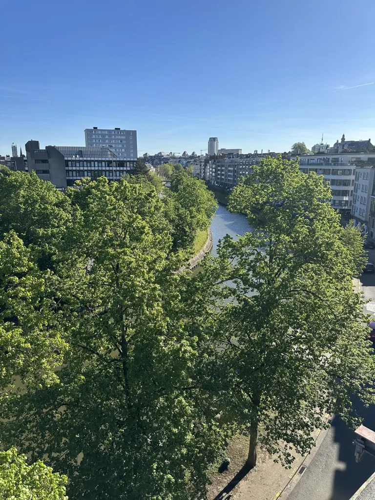 Balcon - Appartement avec Ascenseur et Parking à Gand