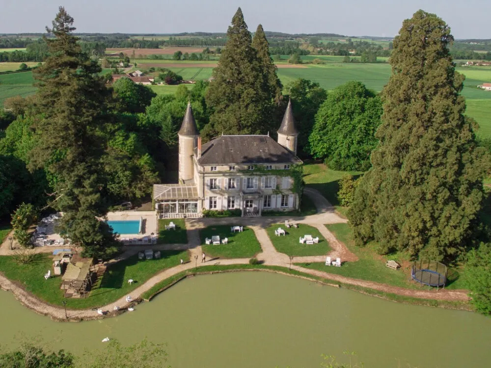 Vista aerea - Château with Garden and Pool in Val De Creuse