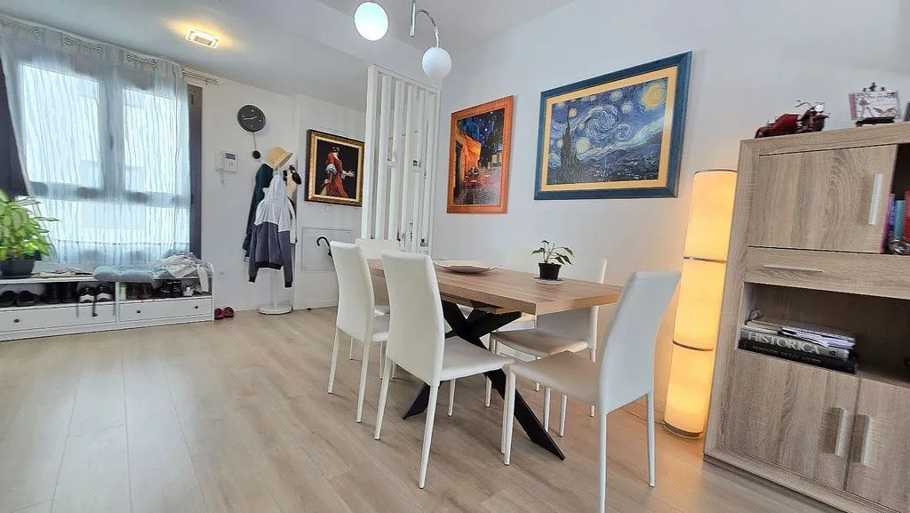 Söögituba - Modern Flat with Terrace in Parque Mediterráneo