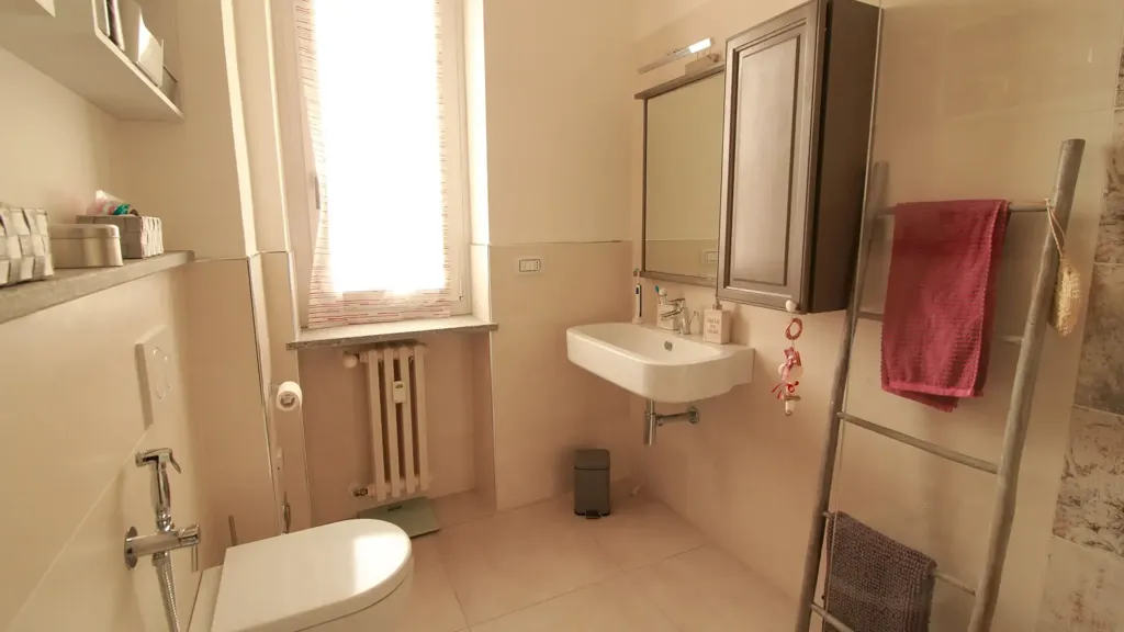 Vannitoad - Elegant Bilocale with Balcony in Saluzzo