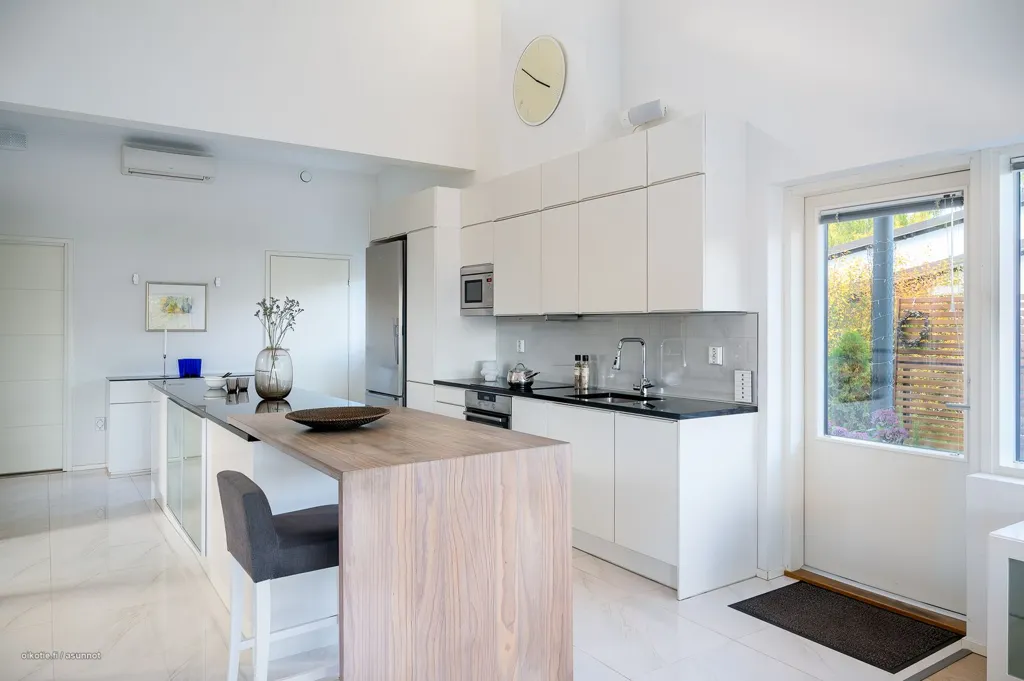 Cuisine - Architect-Designed House with Sauna in Jalkaranta