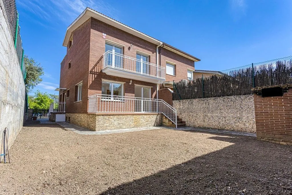 Exterior - Luxury Detached House with Terrace in Igualada