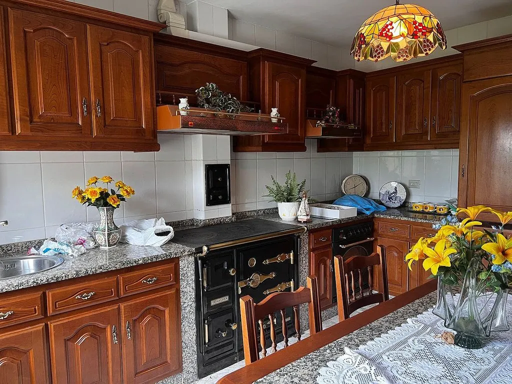 Cuisine - Chalet with Pool and Terrace in Pantón