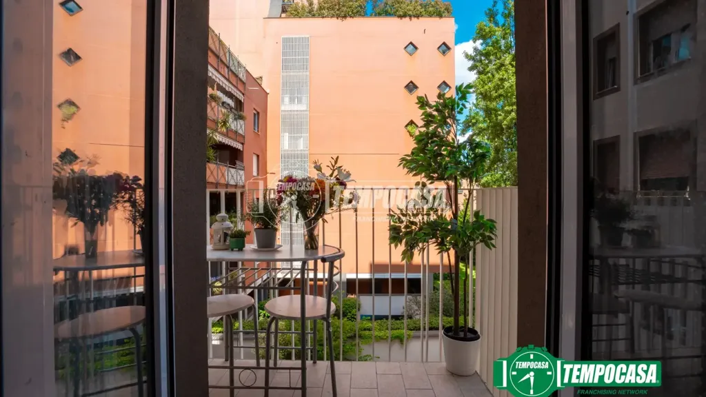 Rõdu - Rusticated Apartment with Balcony in Milan