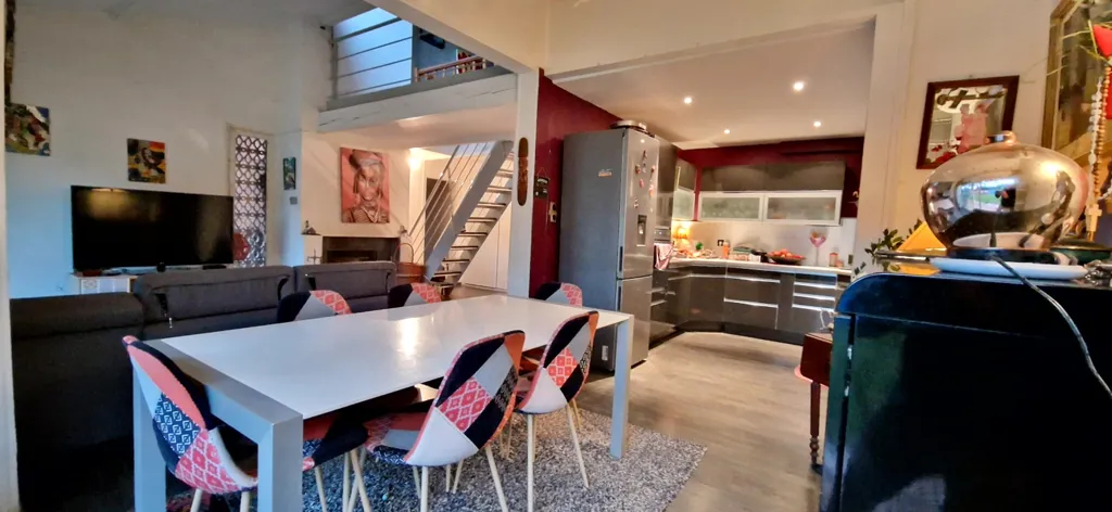 Salle à manger - Maison avec Piscine et Jardin à Cepet