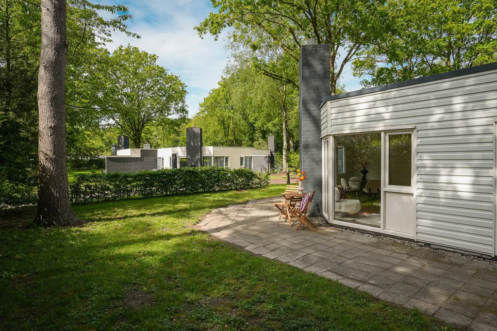 Aed - Linked Bungalow with Park View in Erm