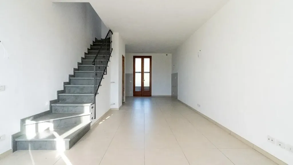 Pièces - Rearranged Apartment with Garden in Petrazzi