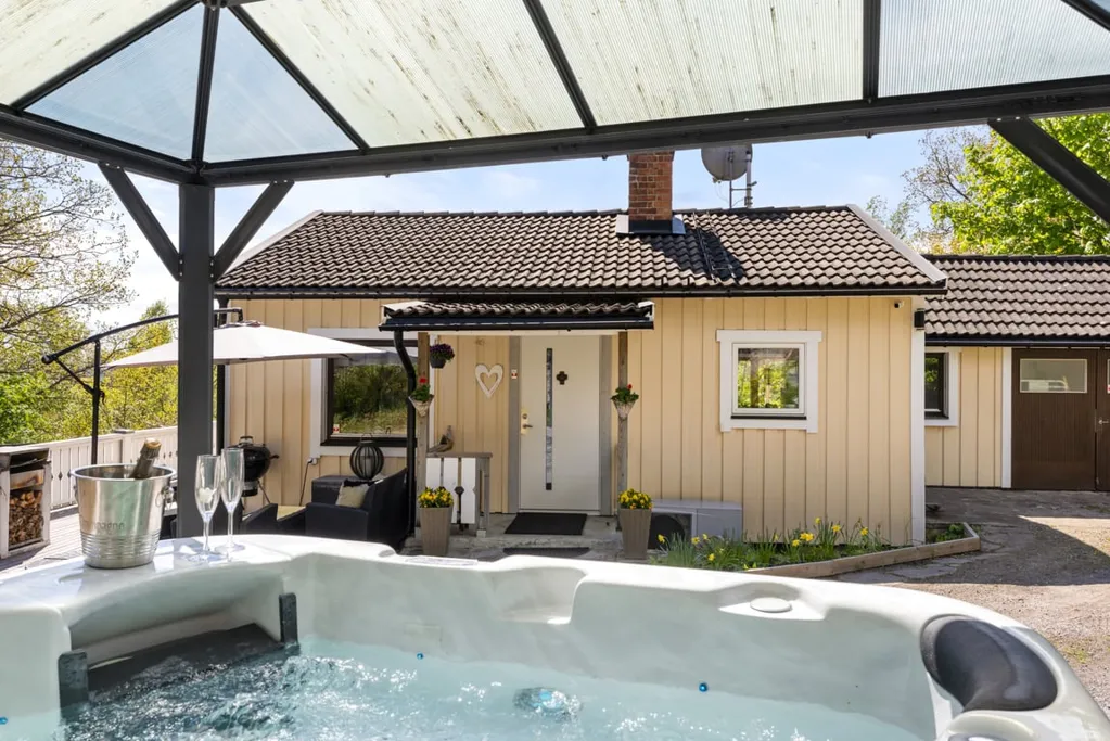 Terrasse - Villa with Mountain Terrace View in Tyresö Brevik