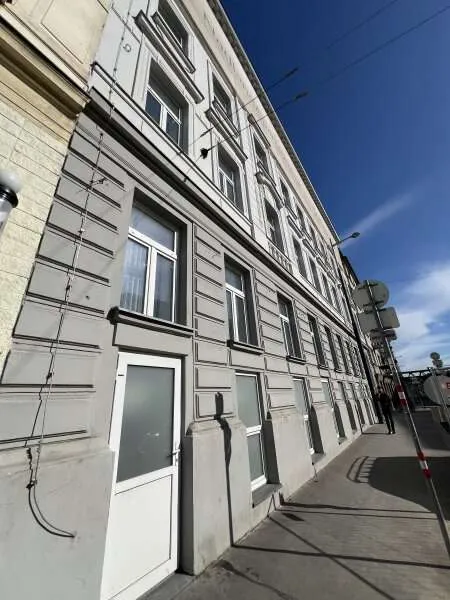 Välivaade - Commercial Space with Public Transport in Floridsdorf