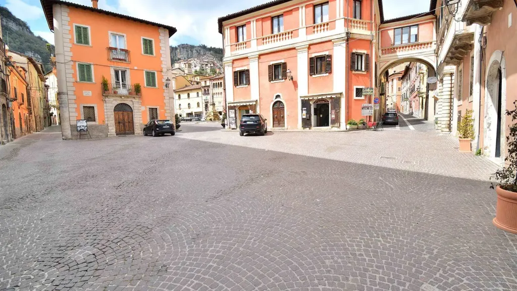 Esterno - Historic Apartment with Panoramic Terrace in Tagliacozzo