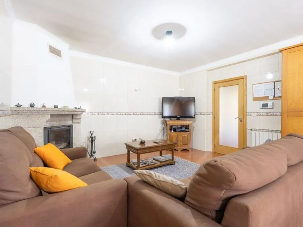 Elutuba - Luxury Villa with Garden in Adoufe, Vila Real