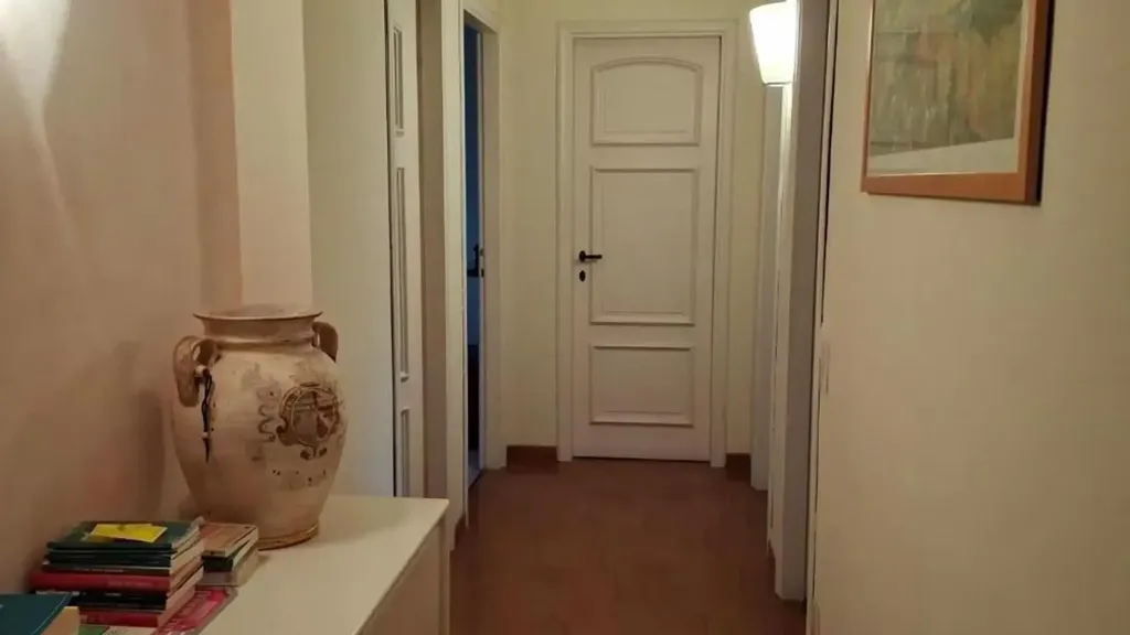 Esik - Spacious Apartment with Balcony in Empoli