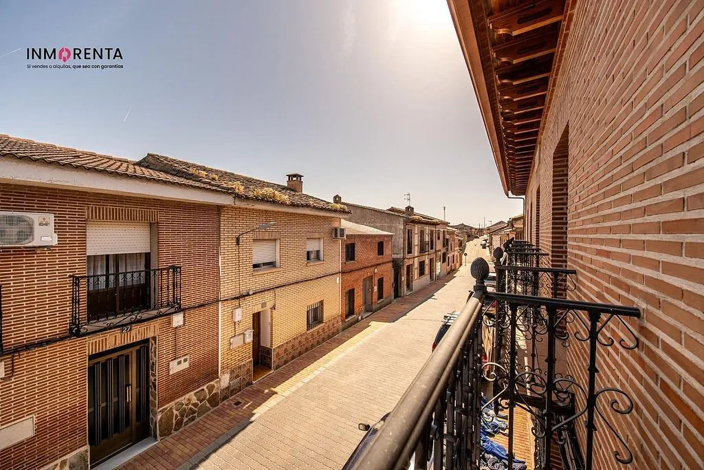 Rõdu - Detached House with Terrace in La Mata