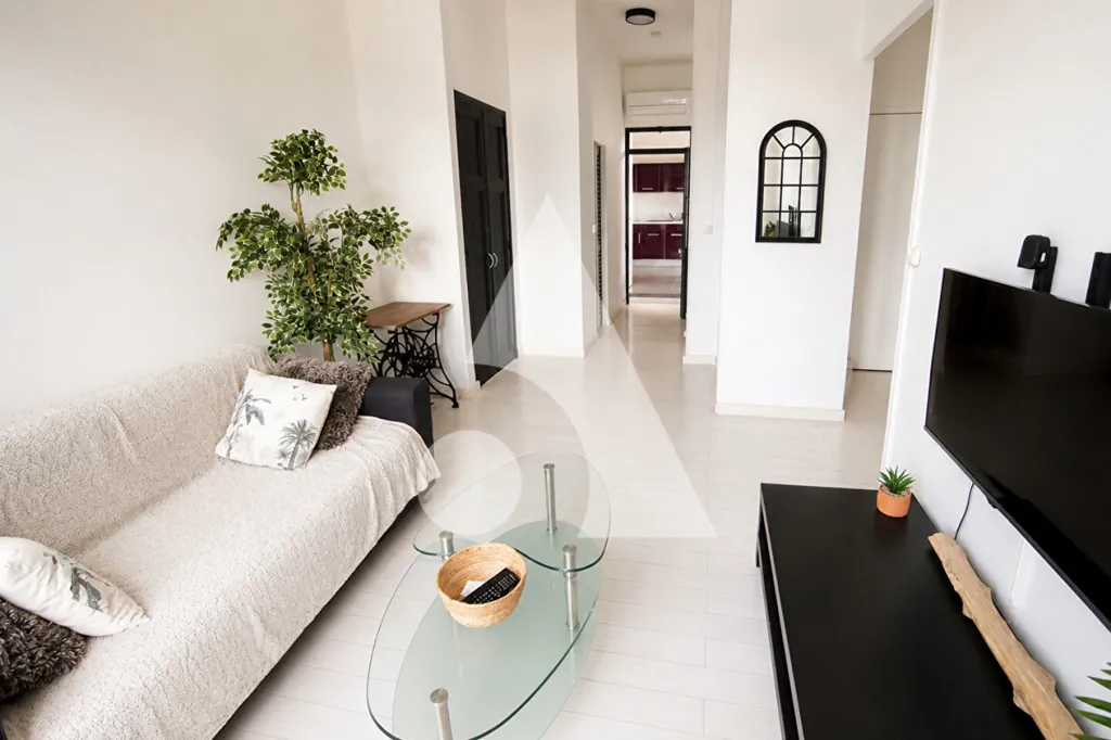 Elutuba - Spacious 3-Room Apartment with Terrace in Avignon