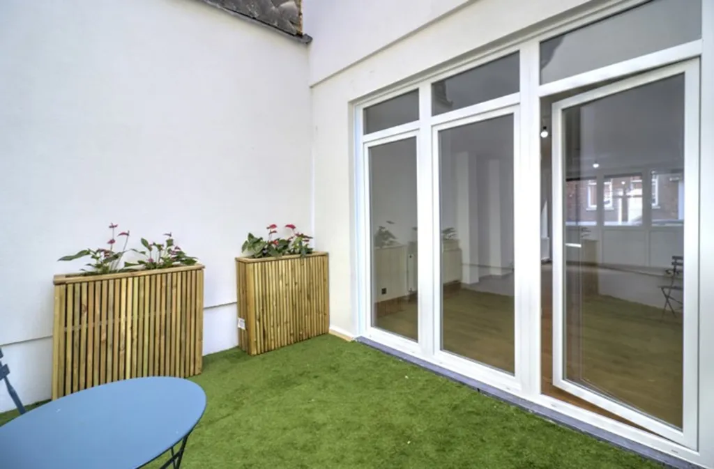 Terrass - 3-Bedroom House with Terrace in Liège