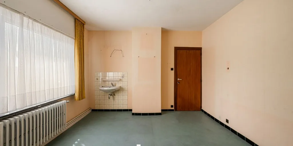 Pièces - Gesloten Bebouwing avec Garage à Tielt