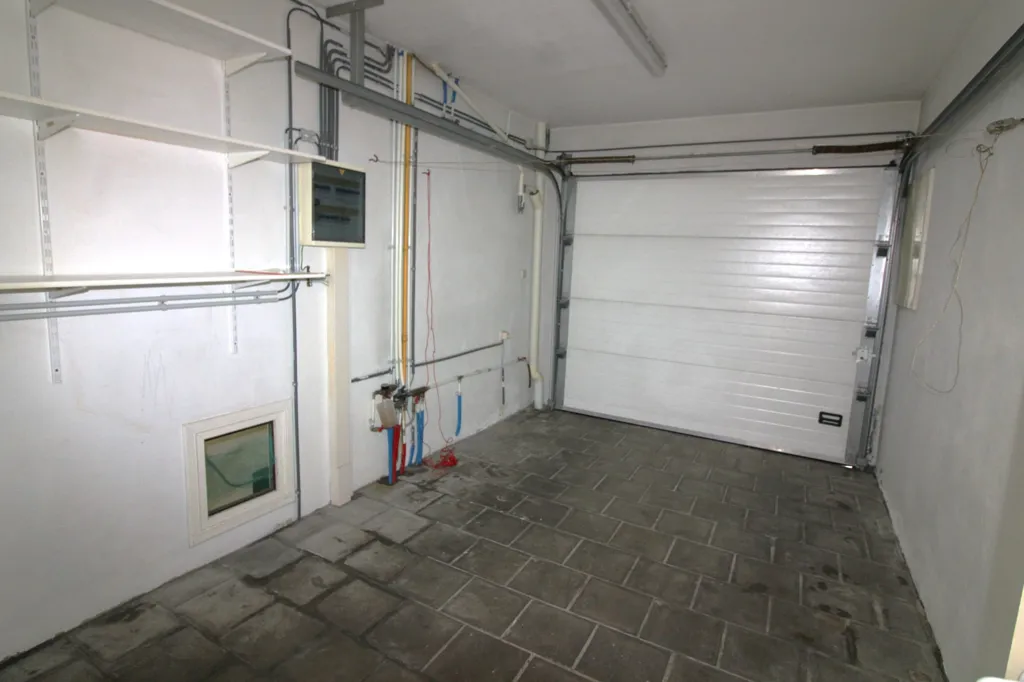 Garage - House with Garage in Opwijk