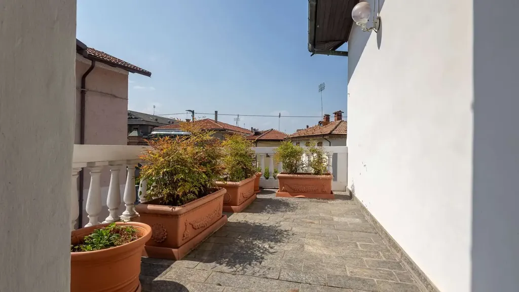 Terrasse - Luxury Villa with Garden in Cuneo