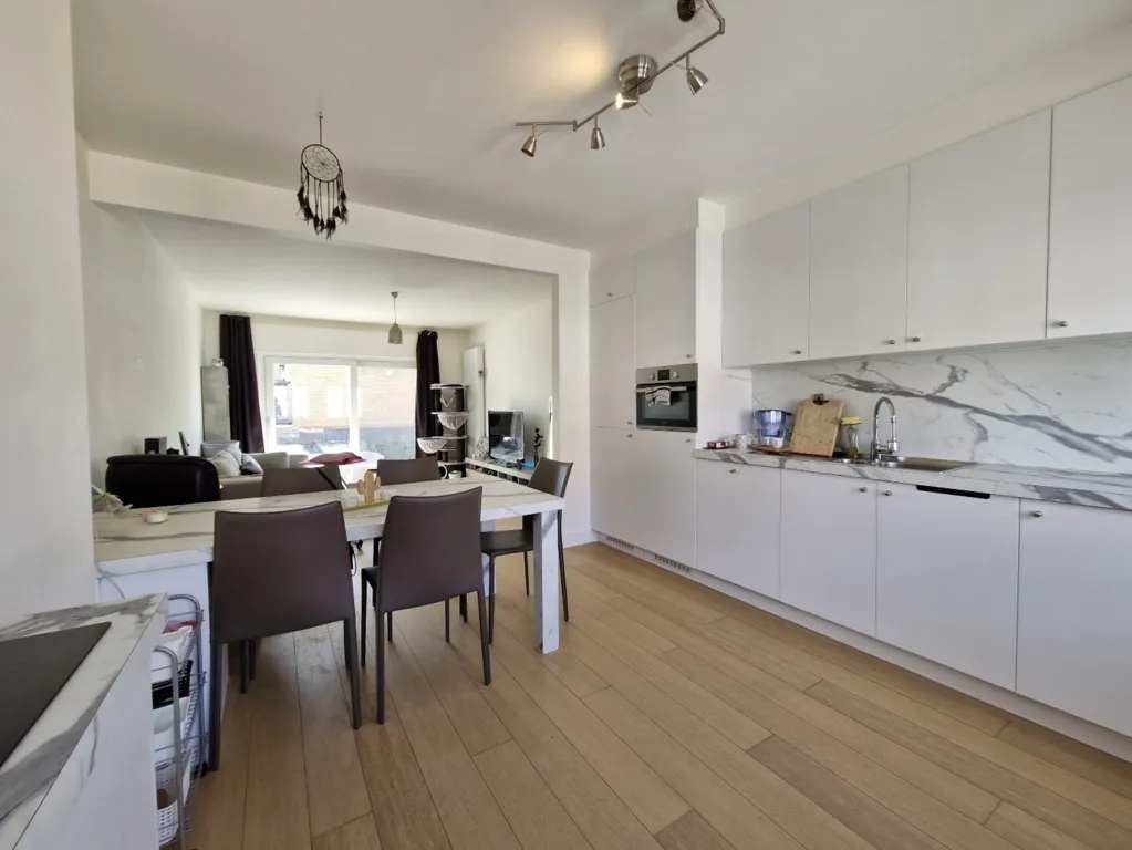 Cuisine - Duplex Spacieux avec Deux Chambres en Centre-Ville
