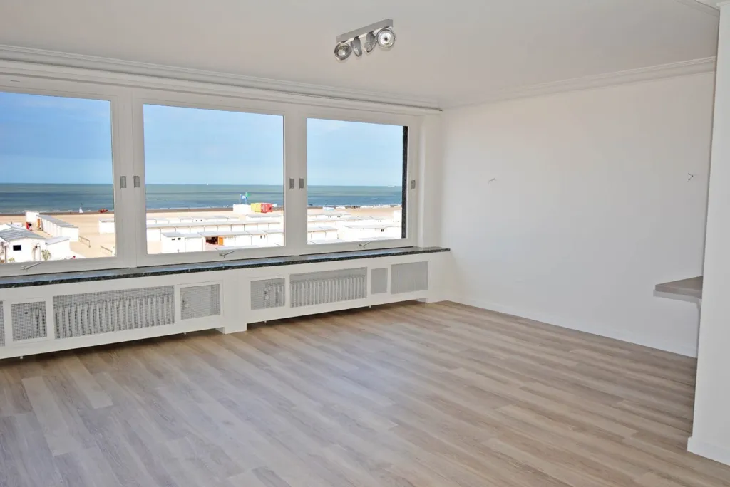Pièces - Appartement Rénové avec Terrasse à Zeedijk Albertstrand