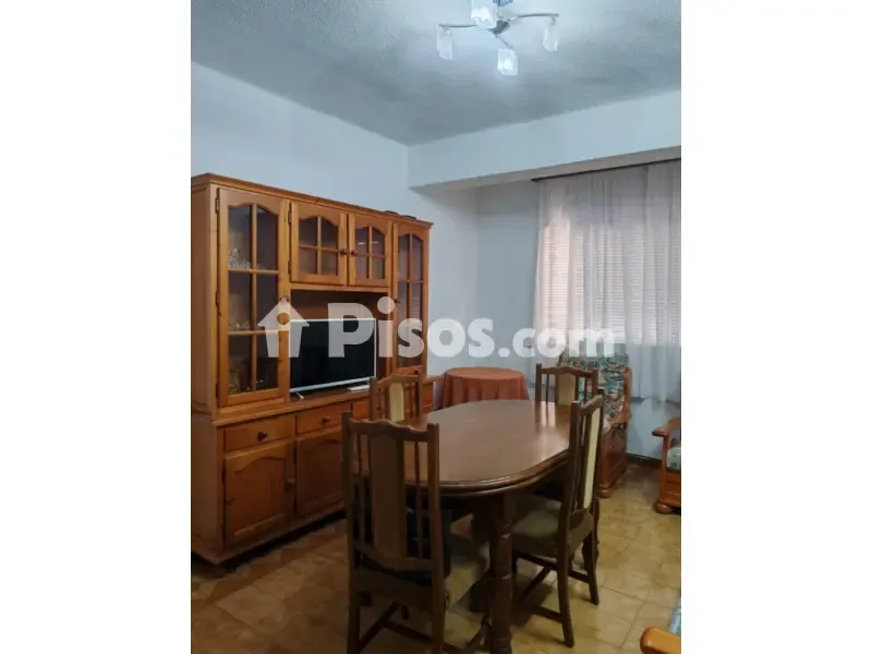 Salle à manger - Student-Friendly Flat with Balcony in Plaza de Toros