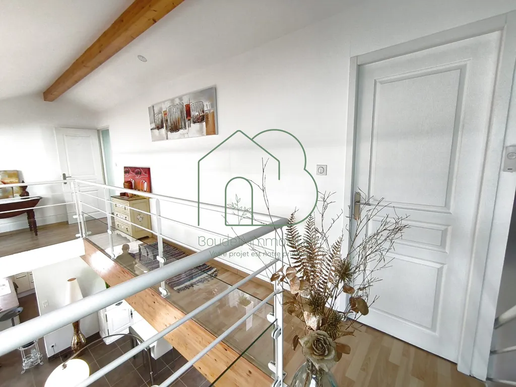 Pièces - Maison Contemporaine avec Piscine à Flagnac