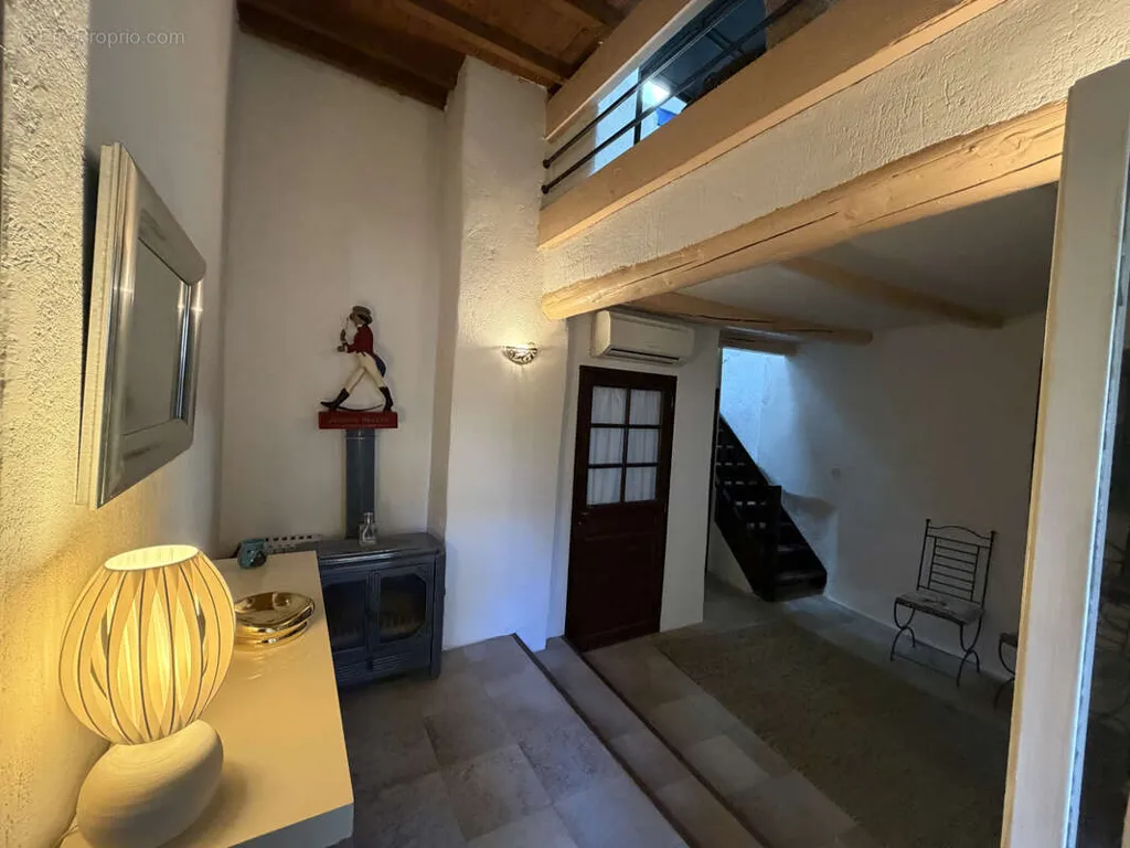 Esik - Village House with Rooftop in Uzès