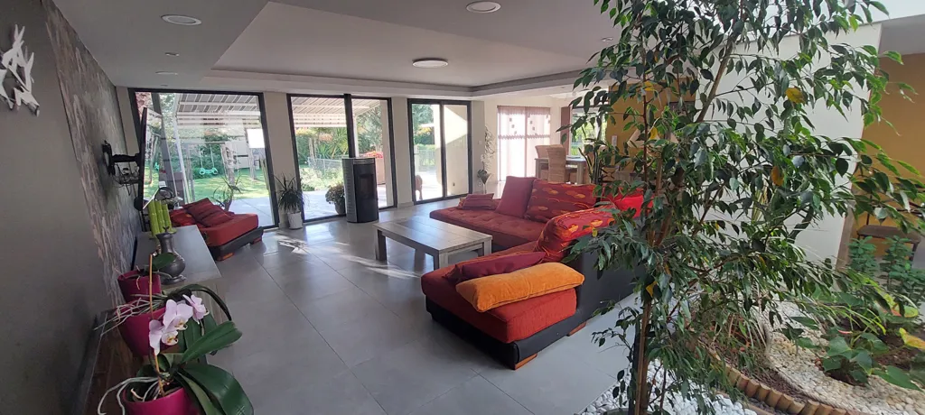 Elutuba - Architectural Villa with Pool in Claira