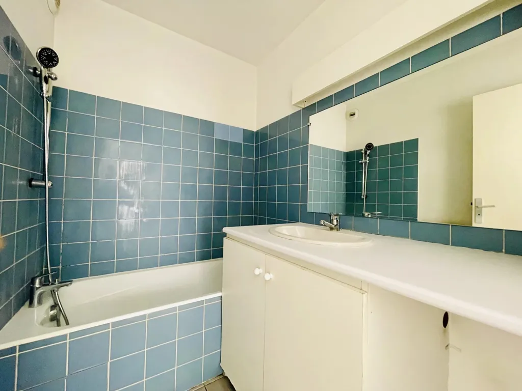 Salles de bain - Appartement avec Terrasse au Centre-ville de Nyons