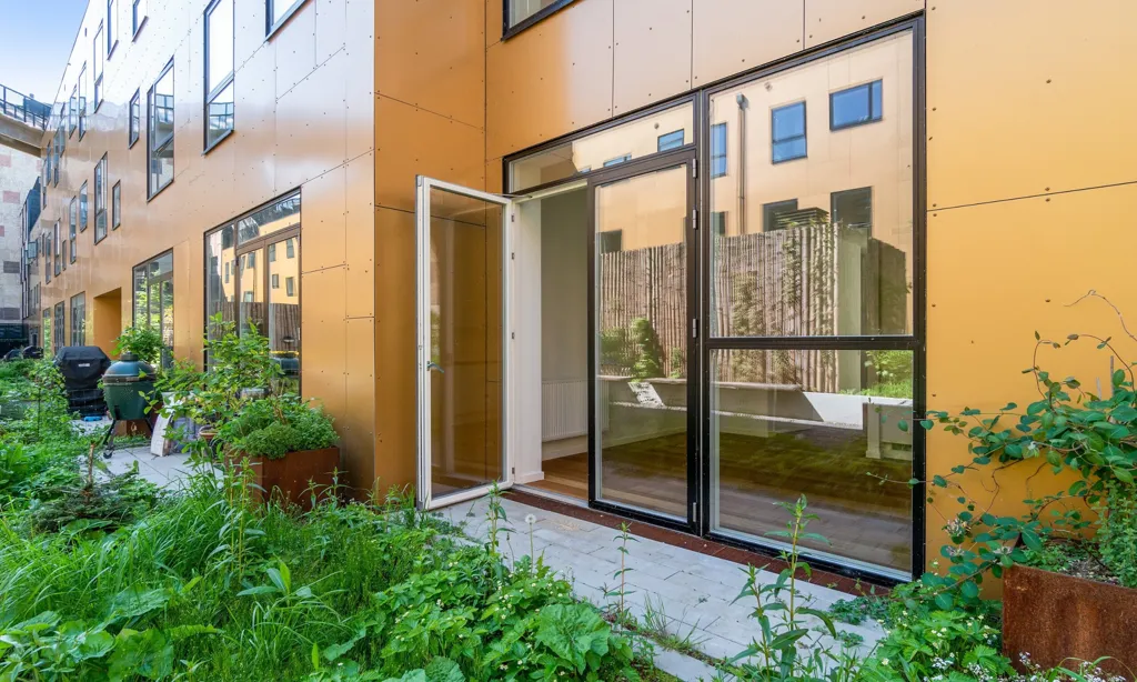 Garden - Five-Bedroom Flat in Copenhagen S