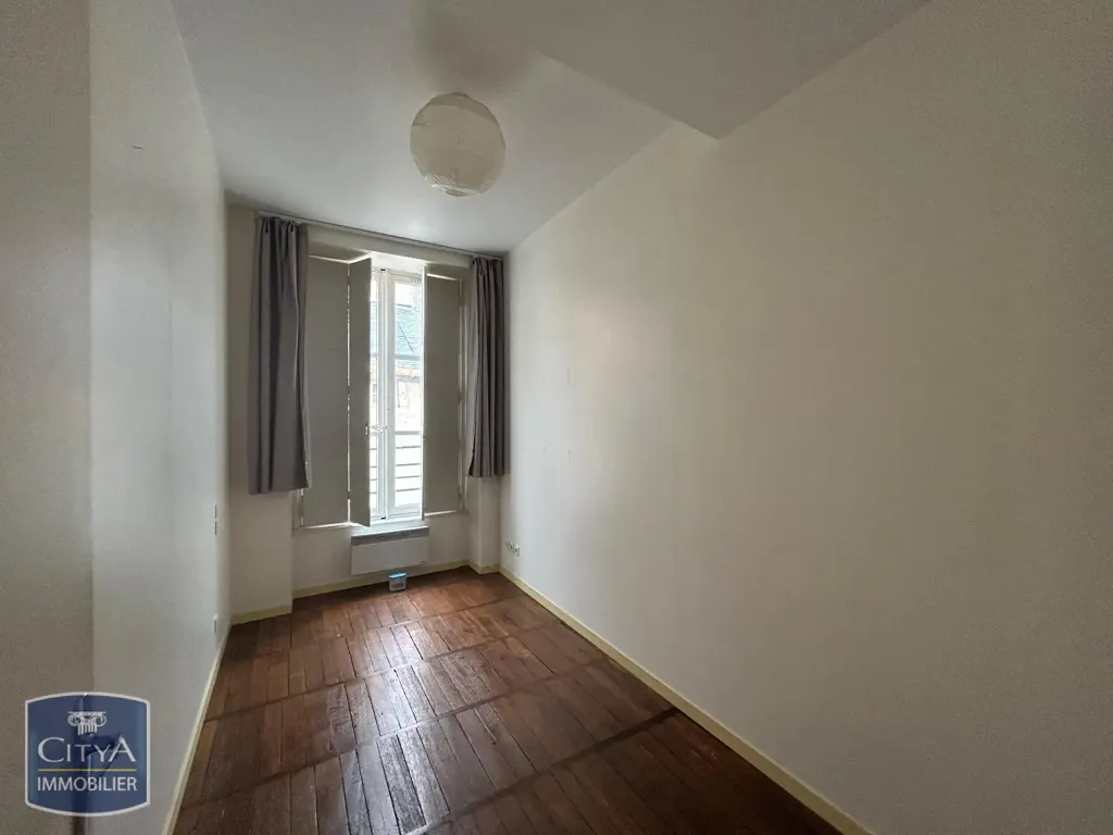 Rooms - Renovated Flat in Old Building, Blois