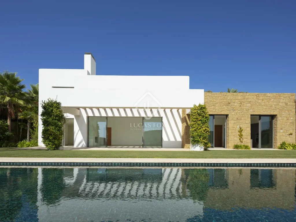Piscina - Luxury Villa with Pool in Estepona