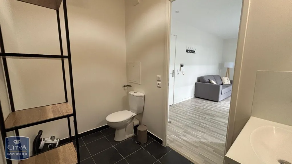 Vannitoad - Meubled Studio in Quiet Gennevilliers