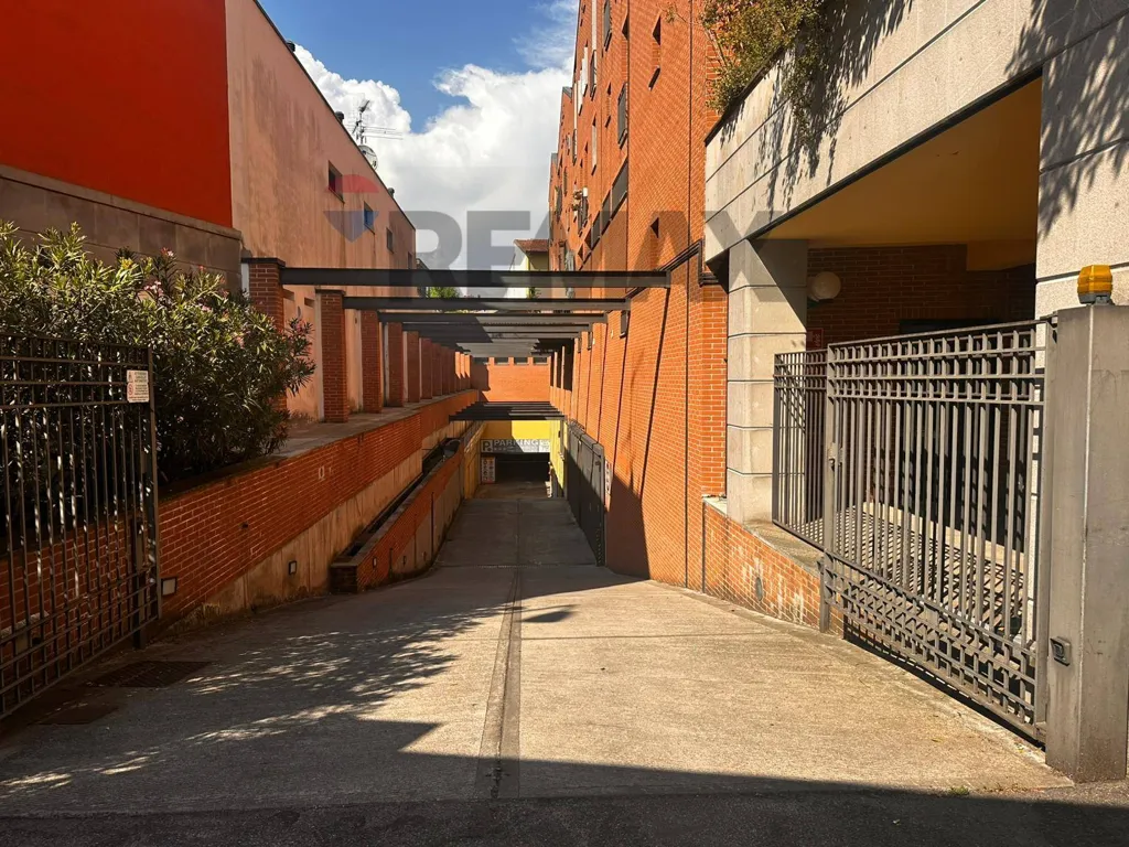 Välivaade - Central Garage in Bergamo