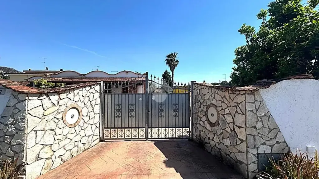 Exterior - Bifamily Home with Private Garden in Ardea