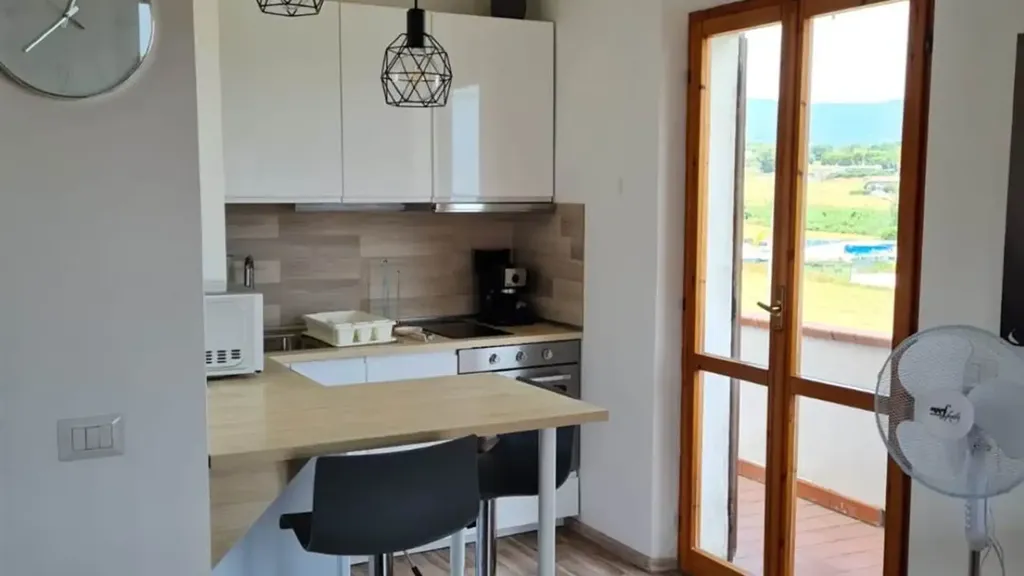 Kitchen - Three-Bedroom Apartment with Balcony in Numana