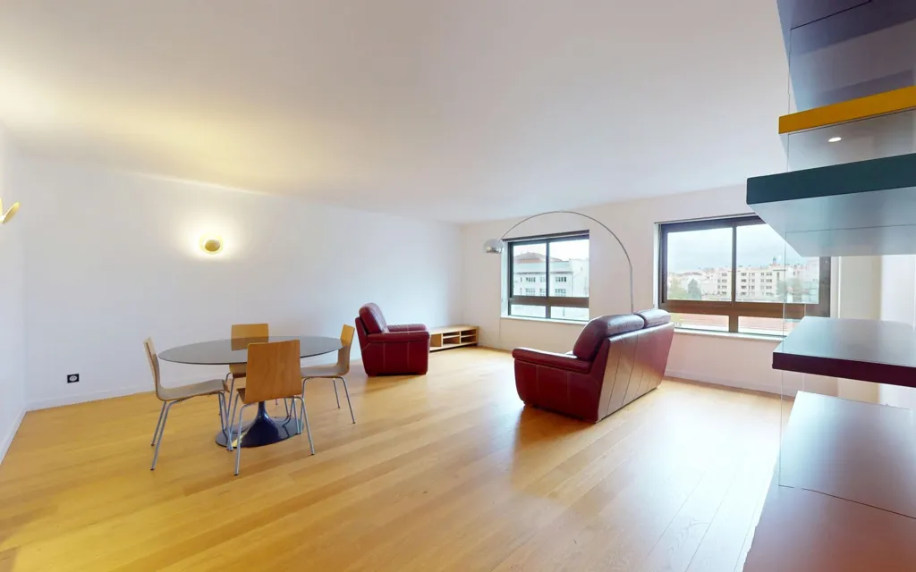 Elutuba - Furnished Apartment with Garage in Lyon 4