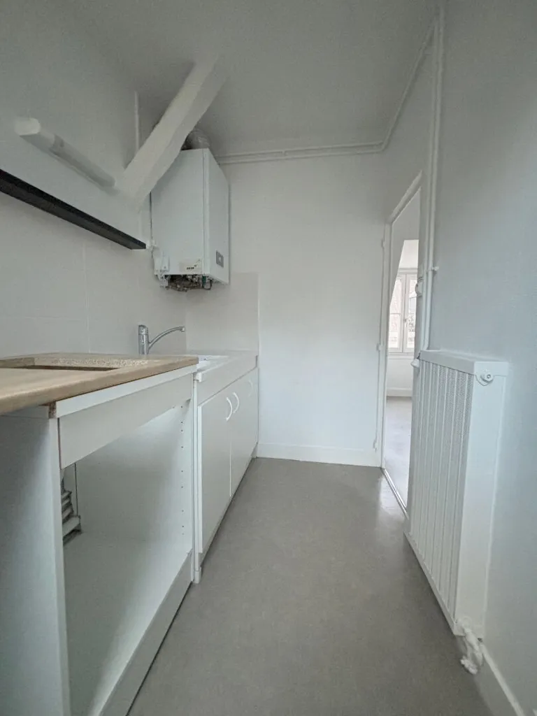 Cuisine - Appartement 2 Pièces avec Luminosité Traversante près de l'Hyper-centre