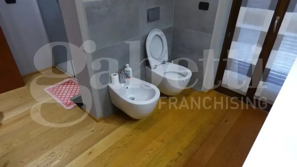 Salles de bain - Rustic Villa with Private Garden in Cavour