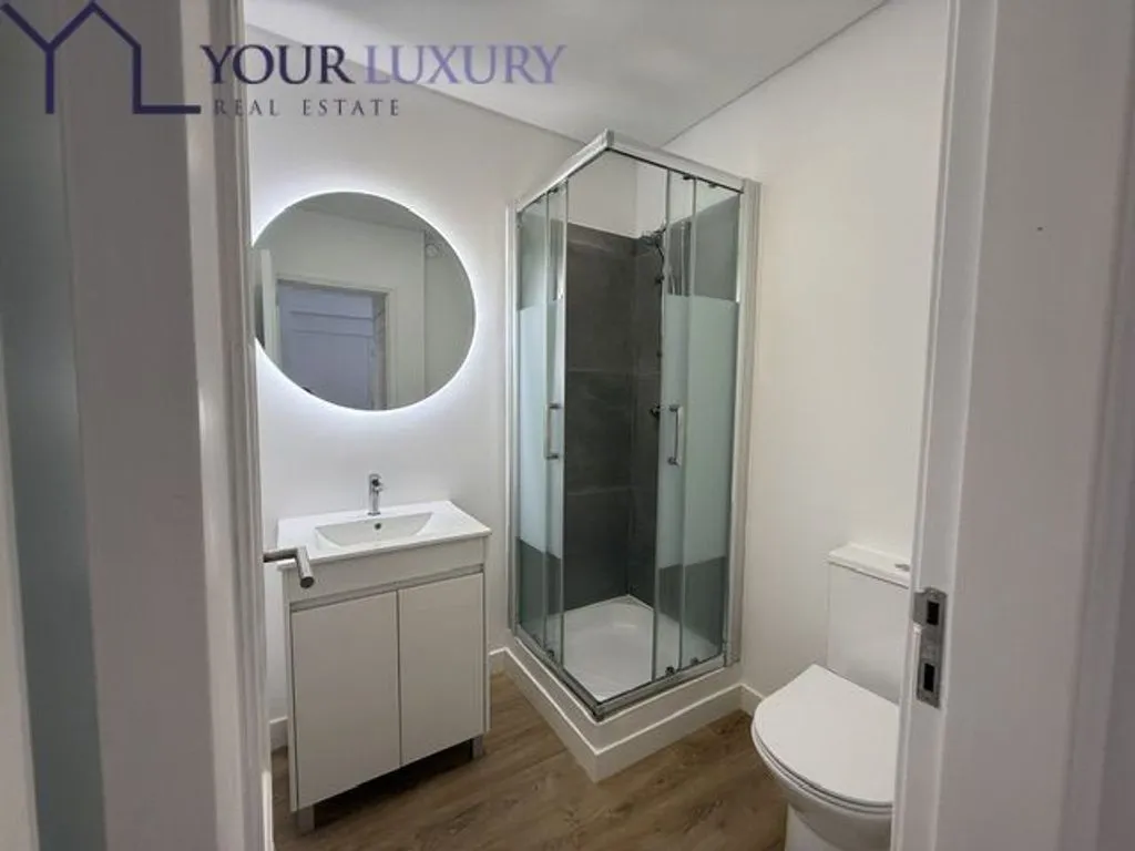 Vannitoad - Remodelled T3 Apartment with Metro Access in Lisbon