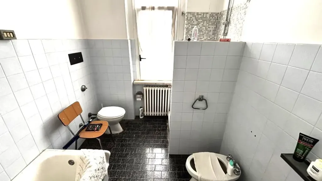 Salles de bain - Bifamiliar Villa with Garden in Clusane, Iseo
